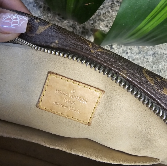 Louis vuitton Manhattan PM handbag - Picture 9 of 16